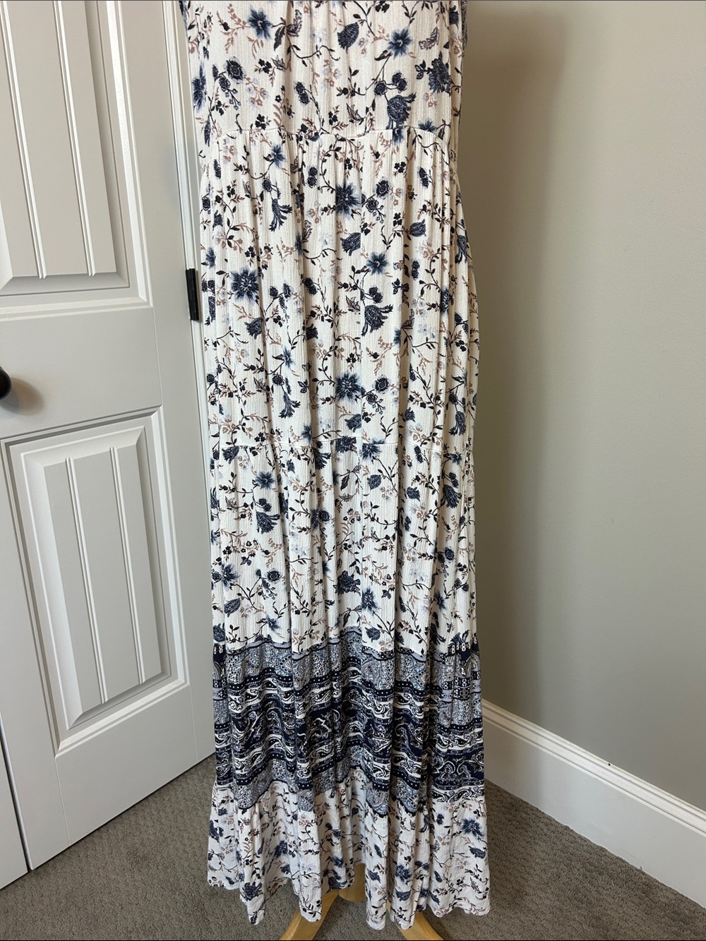 Knox Rose Maxi Dress - Picture 4 of 9